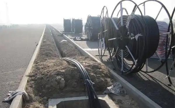 现代通信网络建设指南:红古光缆施工全流程技术解析与质量控制 现代通信网络建设指南:红古光缆施工全流程技术解析与质量控制